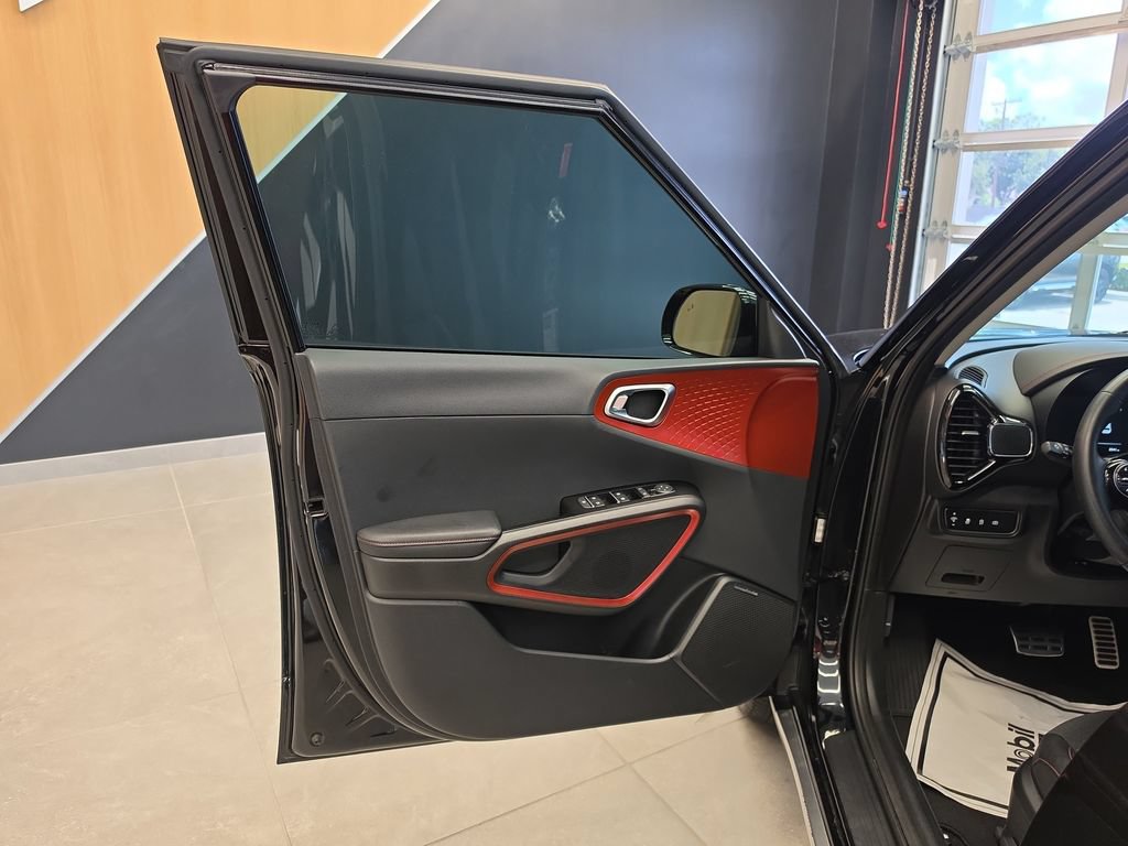Certified 2025 Kia Soul GT-Line w/ GT-Line Technology Package FWD image 16