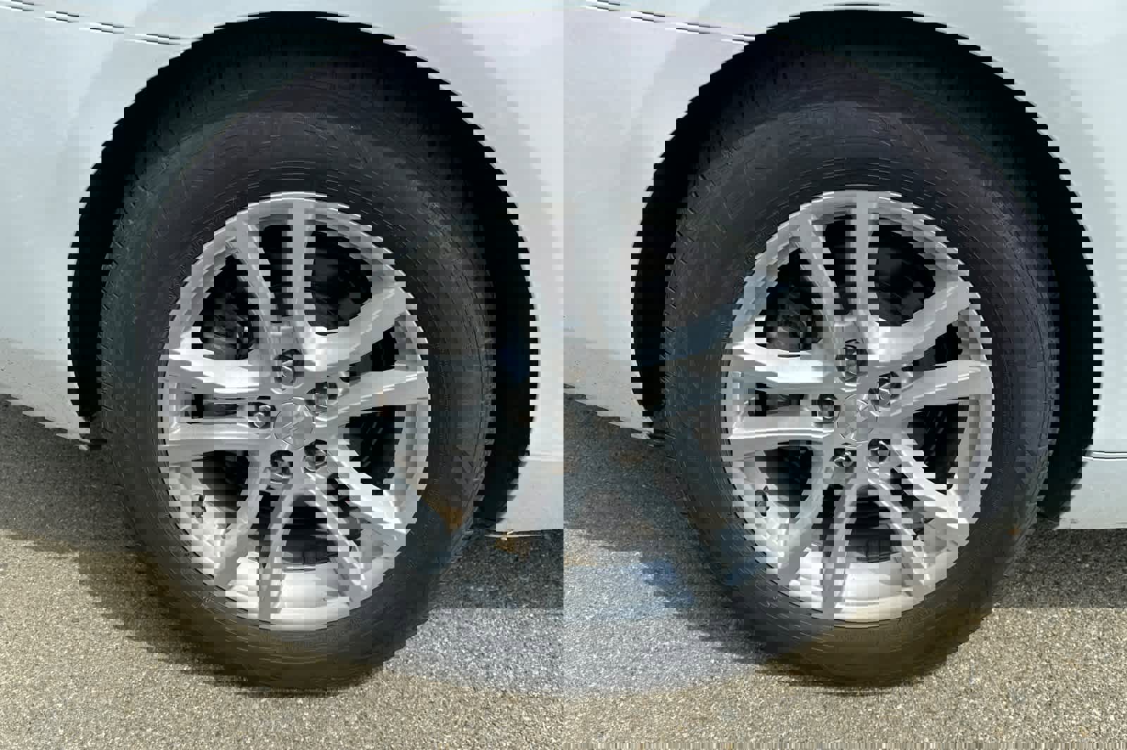 Used 2013 Chevrolet Camaro LT RWD image 17