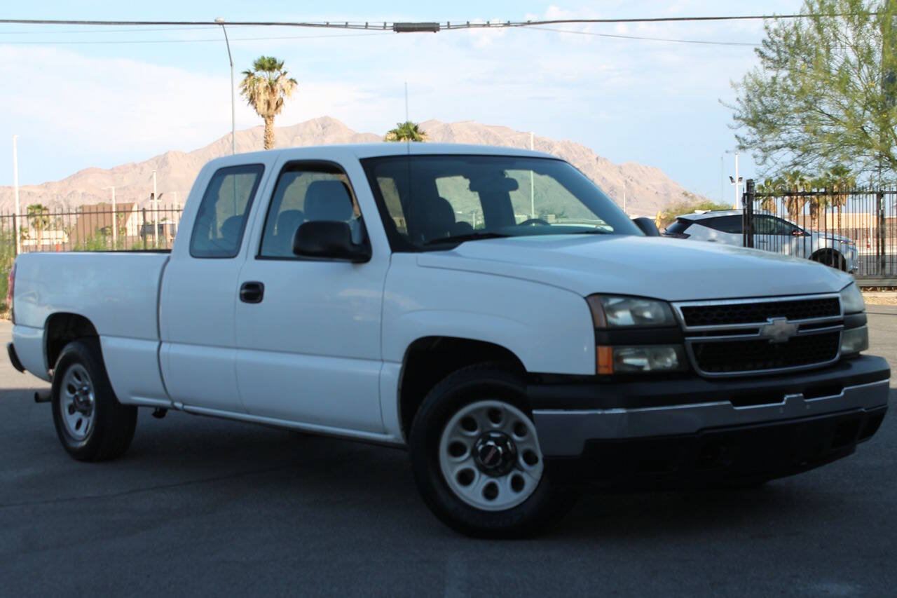 Used 2006 Chevrolet Silverado 1500 W/T RWD image 2