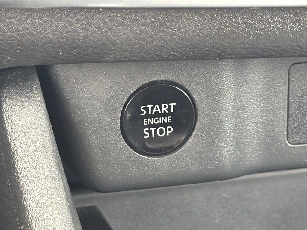 Used 2024 Nissan Rogue S AWD/4WD image 8