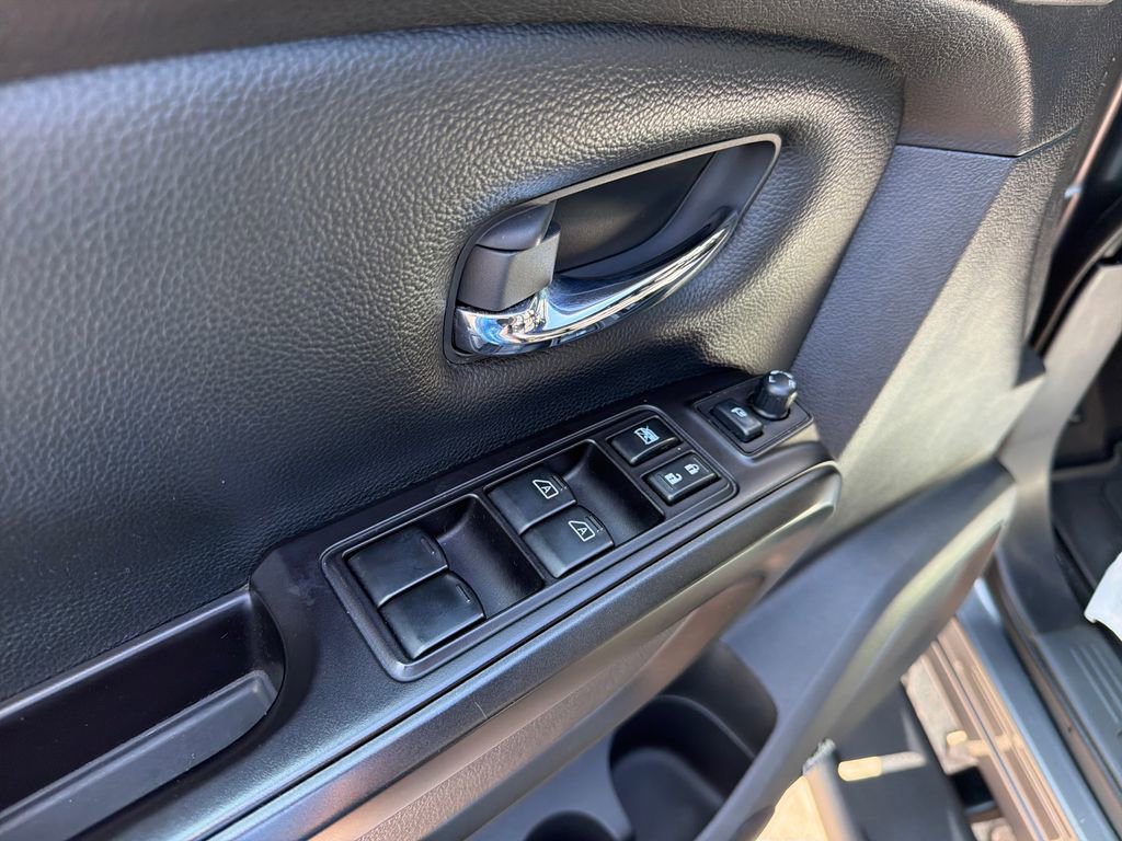 Used 2021 Nissan Titan PRO-4X w/ Pro-4x Convenience Package AWD/4WD image 9