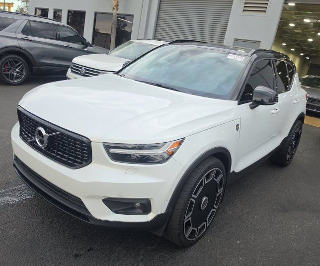 Used 2019 Volvo XC40 T5 R-Design AWD/4WD image 11