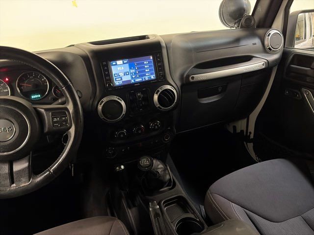 Used 2013 Jeep Wrangler Unlimited Rubicon w/ Connectivity Group image 26
