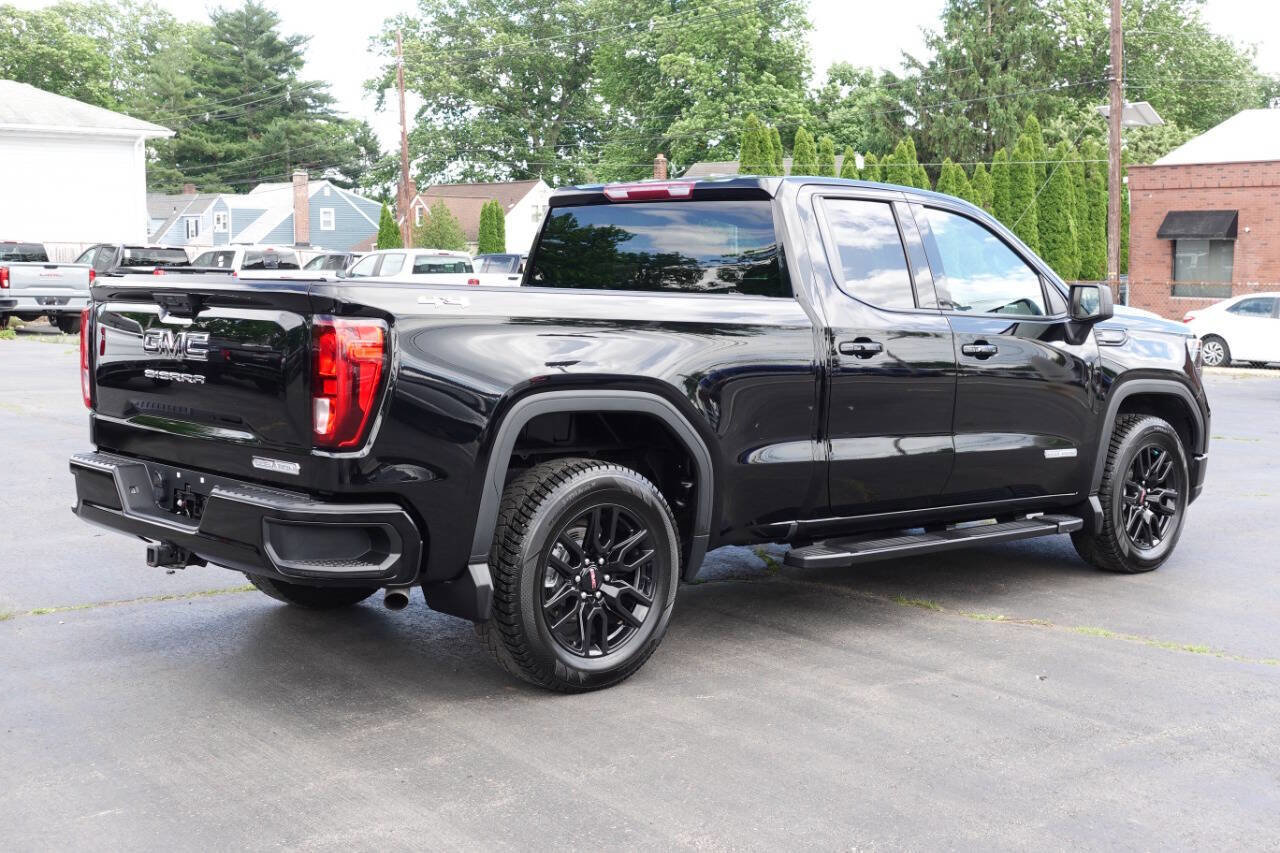 Used 2023 GMC Sierra 1500 Elevation w/ LPO, Elevation Black Package AWD/4WD image 4
