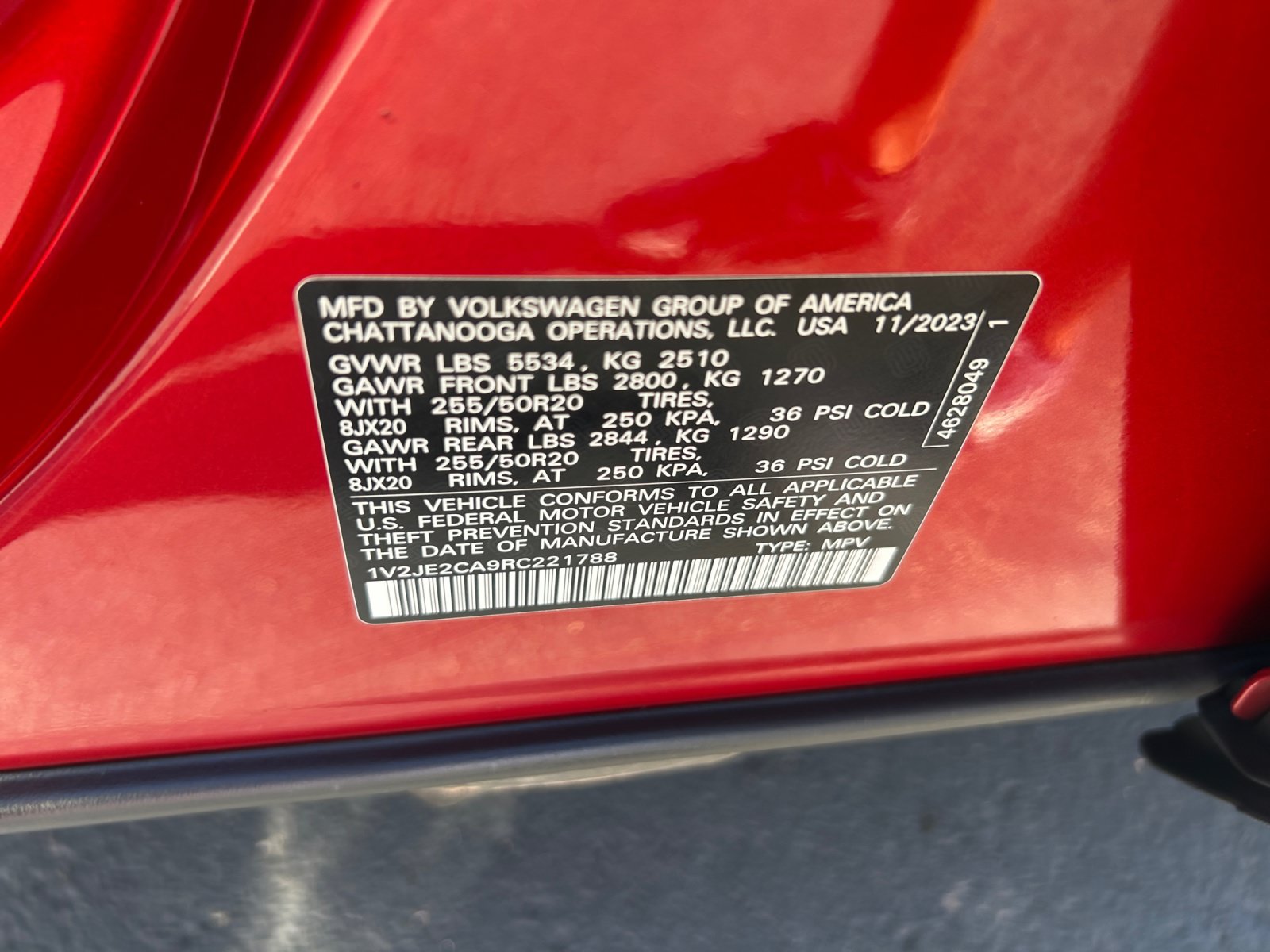 Certified 2024 Volkswagen Atlas Cross Sport SE w/ Panoramic Sunroof Package FWD image 24