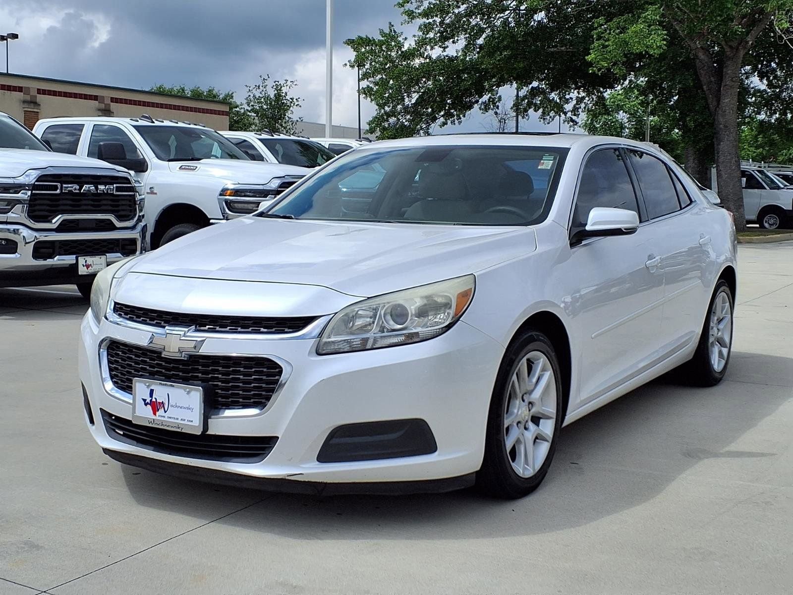 Used 2015 Chevrolet Malibu LT FWD image 3