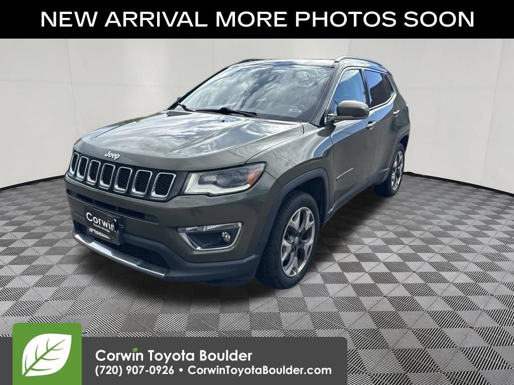 Used 2018 Jeep Compass Limited w/ Navigation Group AWD/4WD image 3