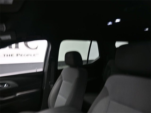 Used 2023 Chevrolet Traverse LT image 17