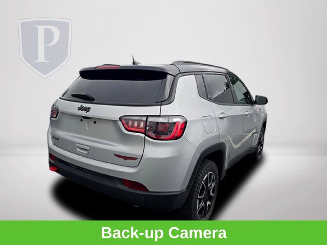 Used 2025 Jeep Compass Trailhawk AWD/4WD image 6