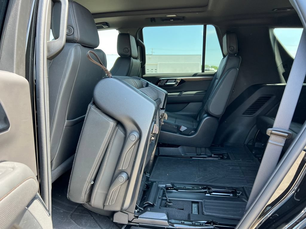 Used 2025 Chevrolet Tahoe High Country w/ Sun And Tow Package AWD/4WD image 47