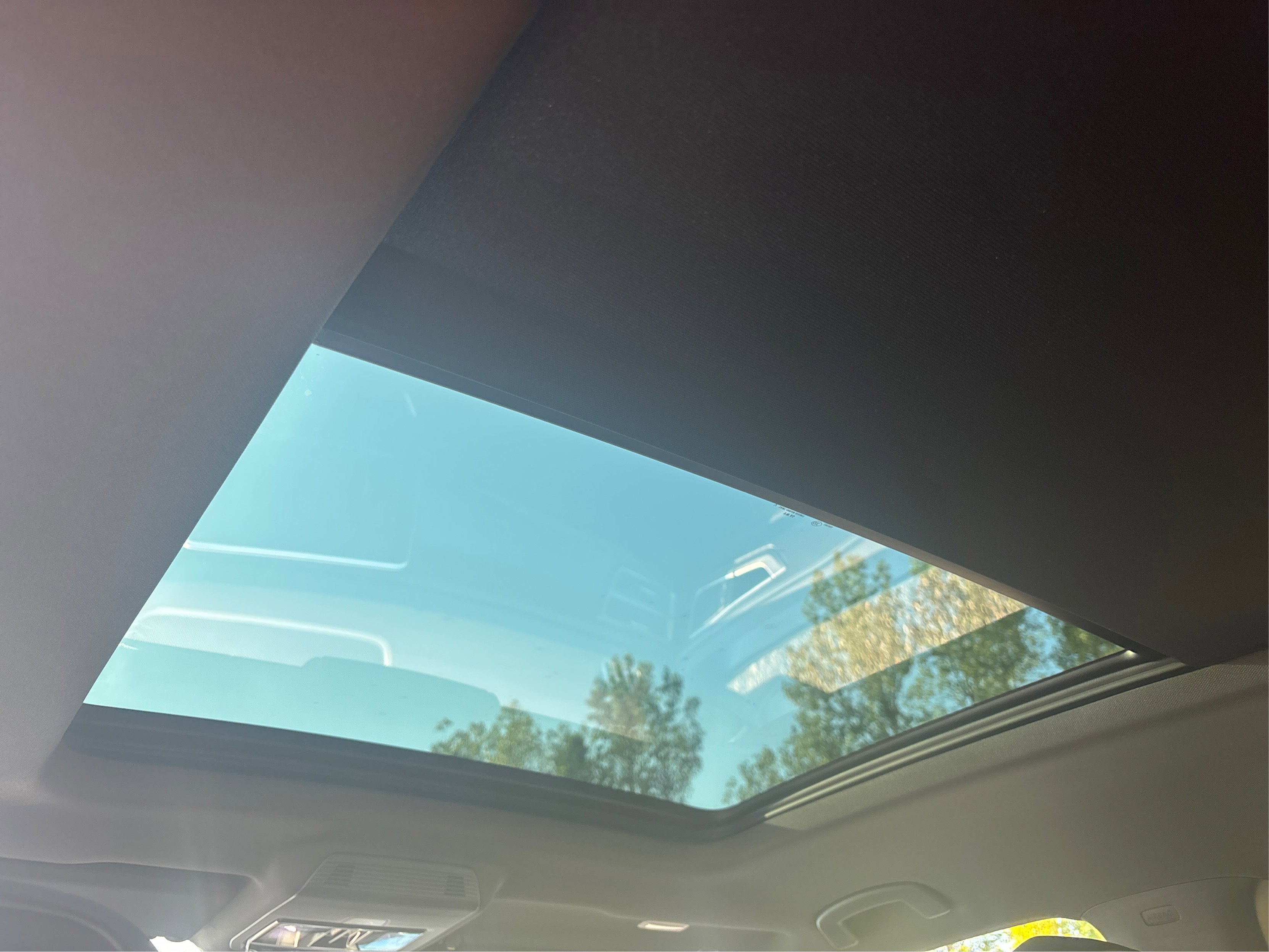 Used 2025 Volkswagen Atlas Cross Sport SEL Premium R-Line image 25