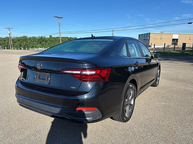 Used 2024 Volkswagen Jetta SE FWD image 4