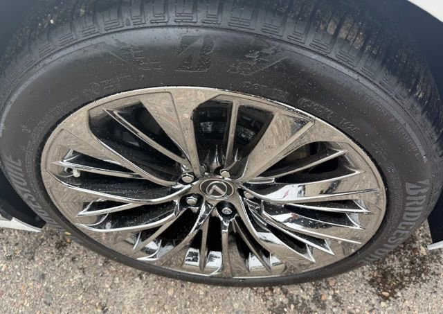 Used 2019 Lexus LS 500 AWD image 10