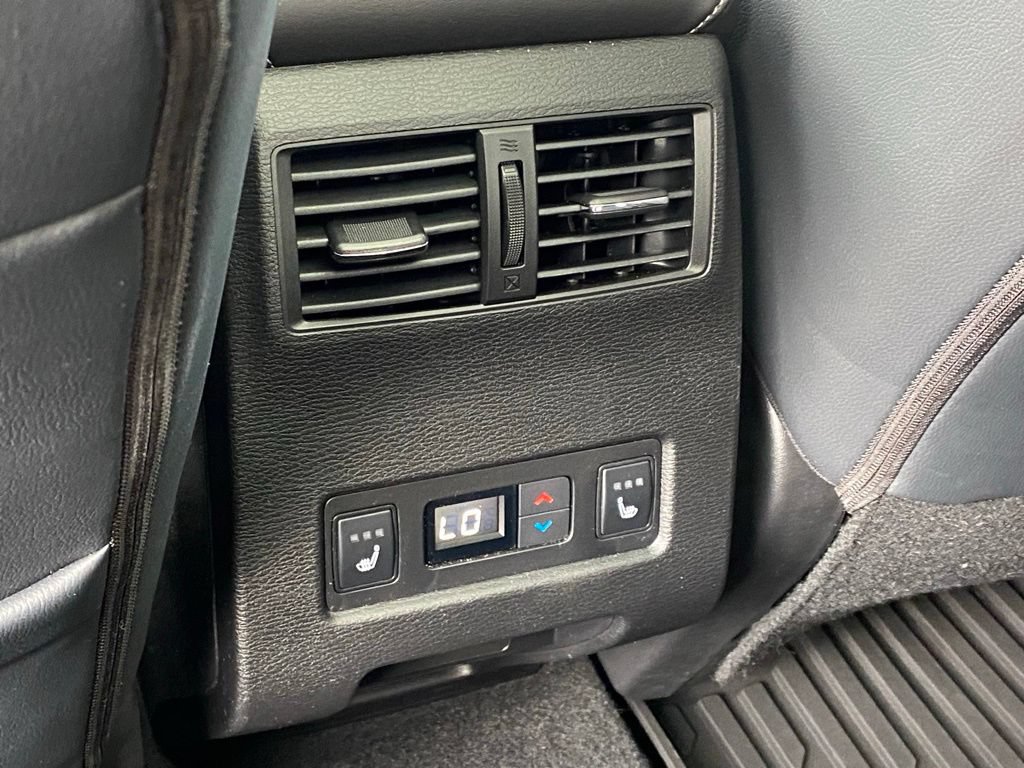 Used 2025 Mitsubishi Outlander SEL FWD image 29