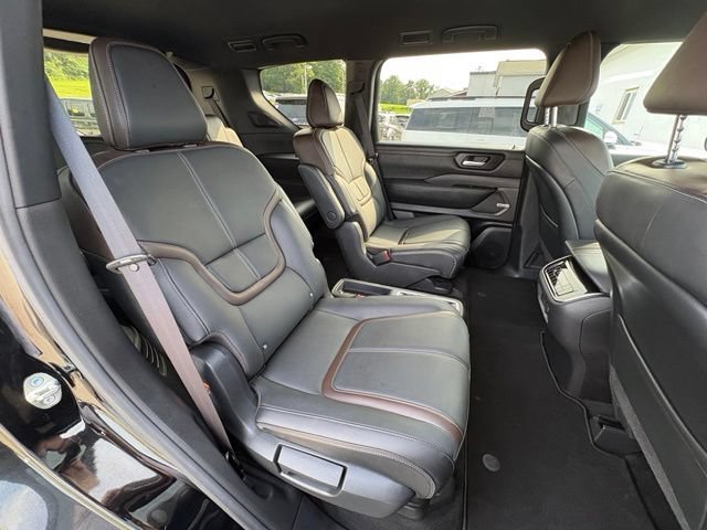 Used 2025 Nissan Armada SL w/ Captain's Chari Seat Package AWD/4WD image 31