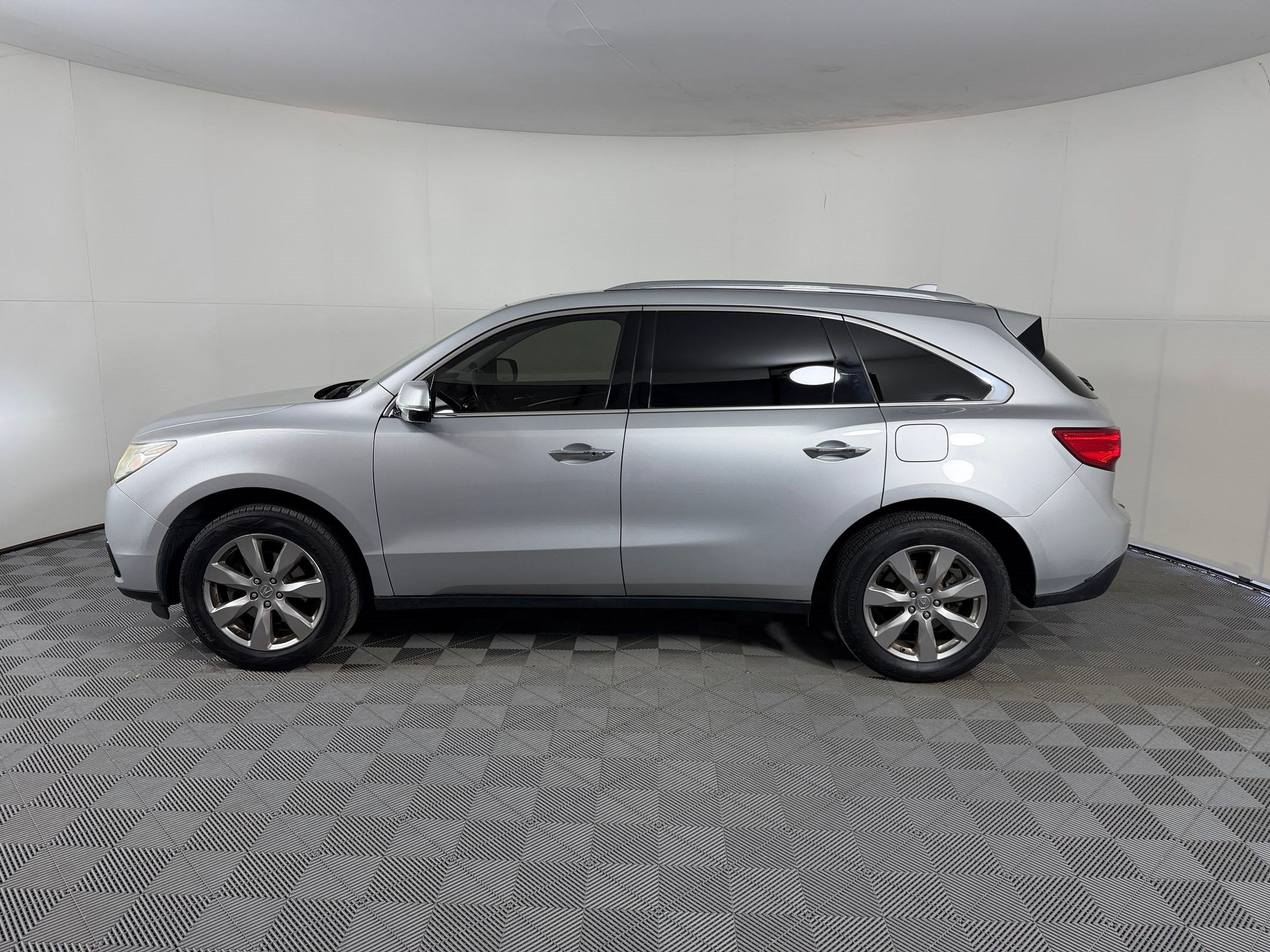 Used 2014 Acura MDX FWD w/ Advance & Entertainment image 2