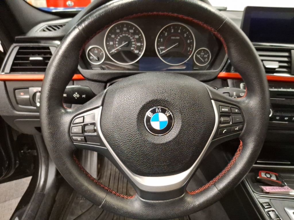 Used 2013 BMW 328i xDrive Sedan image 18