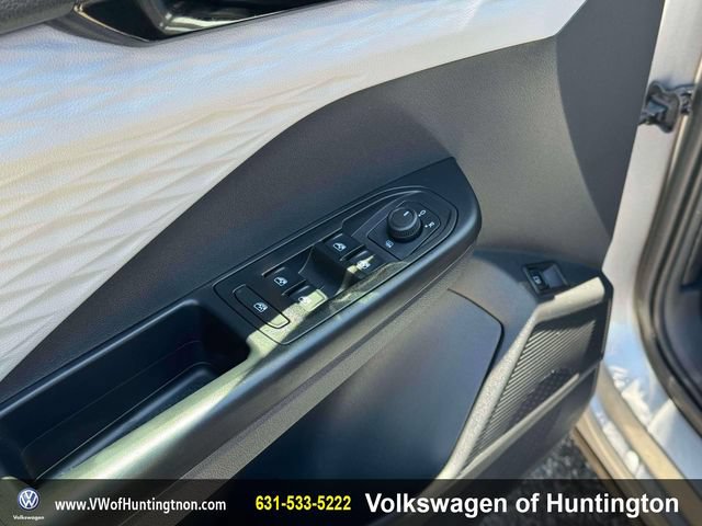 Certified 2023 Volkswagen Taos S w/ Driver Assistance Package AWD/4WD image 17