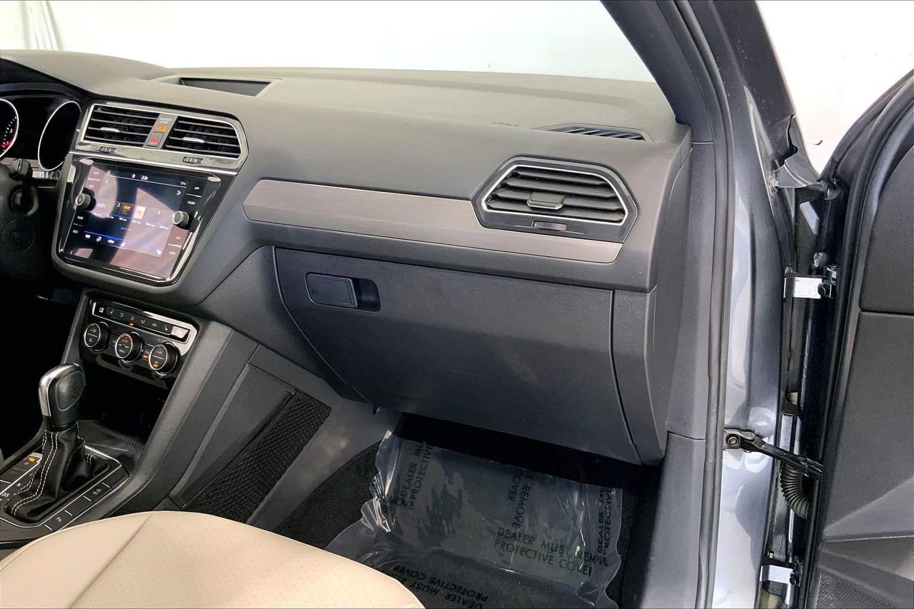 Used 2021 Volkswagen Tiguan SE R-Line FWD image 16