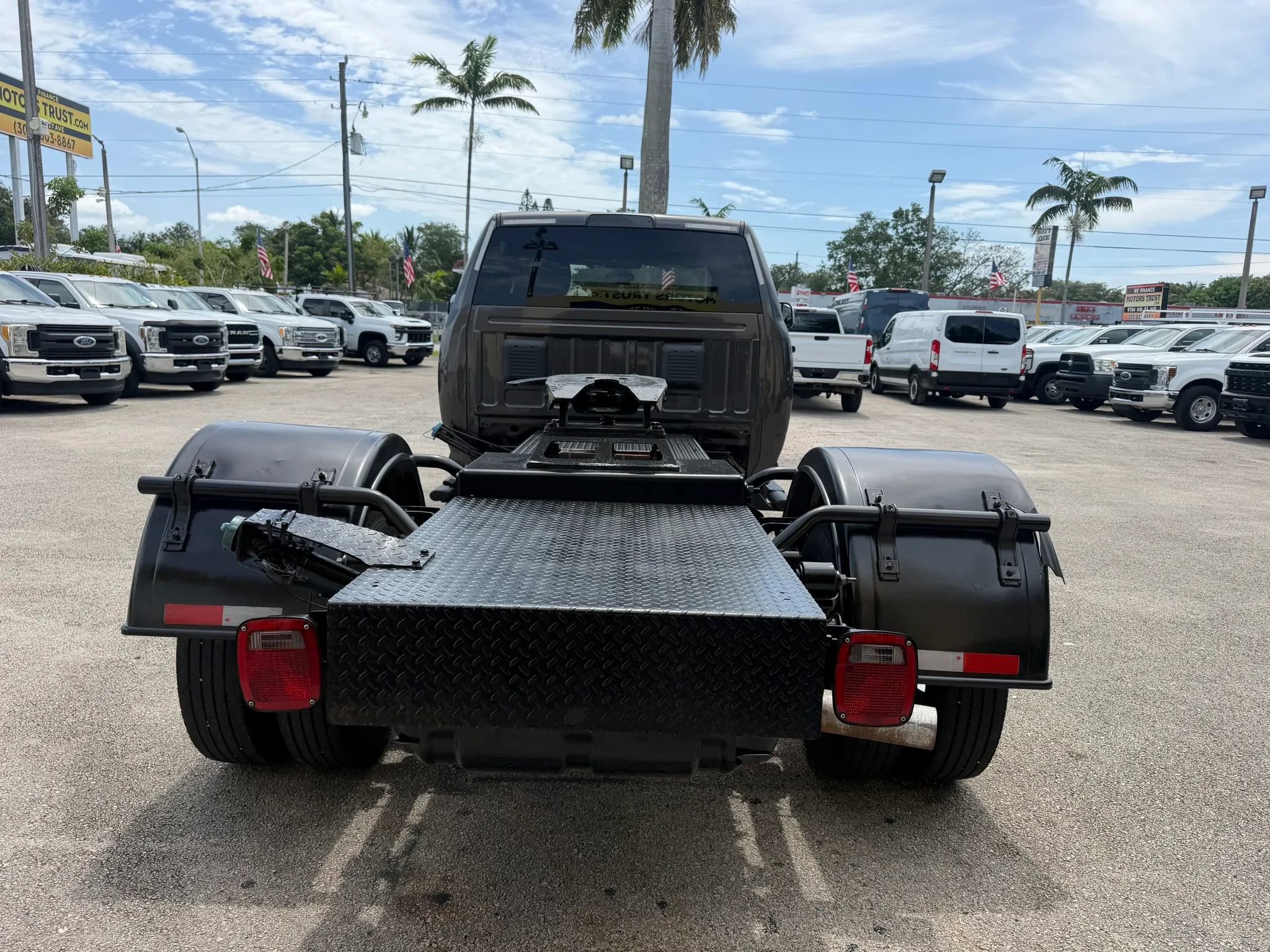 Used 2022 RAM 4500 Tradesman w/ Chrome Appearance Group RWD image 4