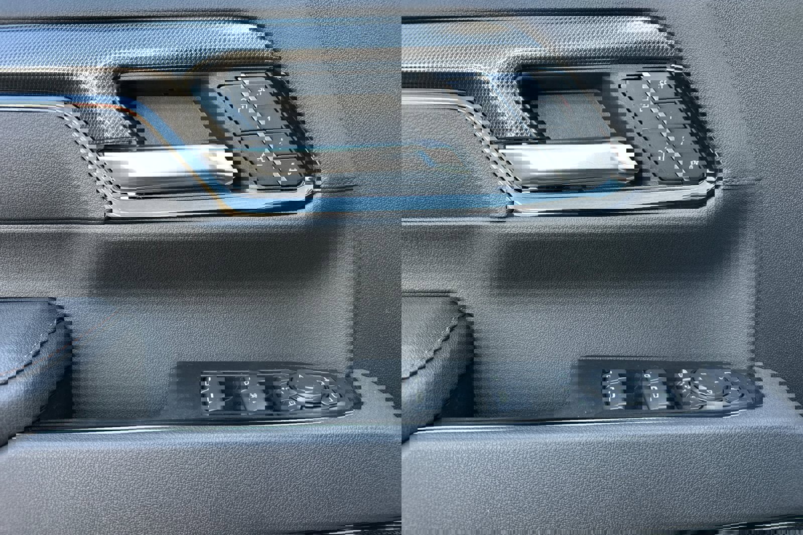 New 2026 GMC Sierra 3500 AT4 w/ AT4 Premium Plus Package image 9