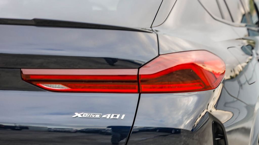 Used 2024 BMW X6 xDrive40i image 10