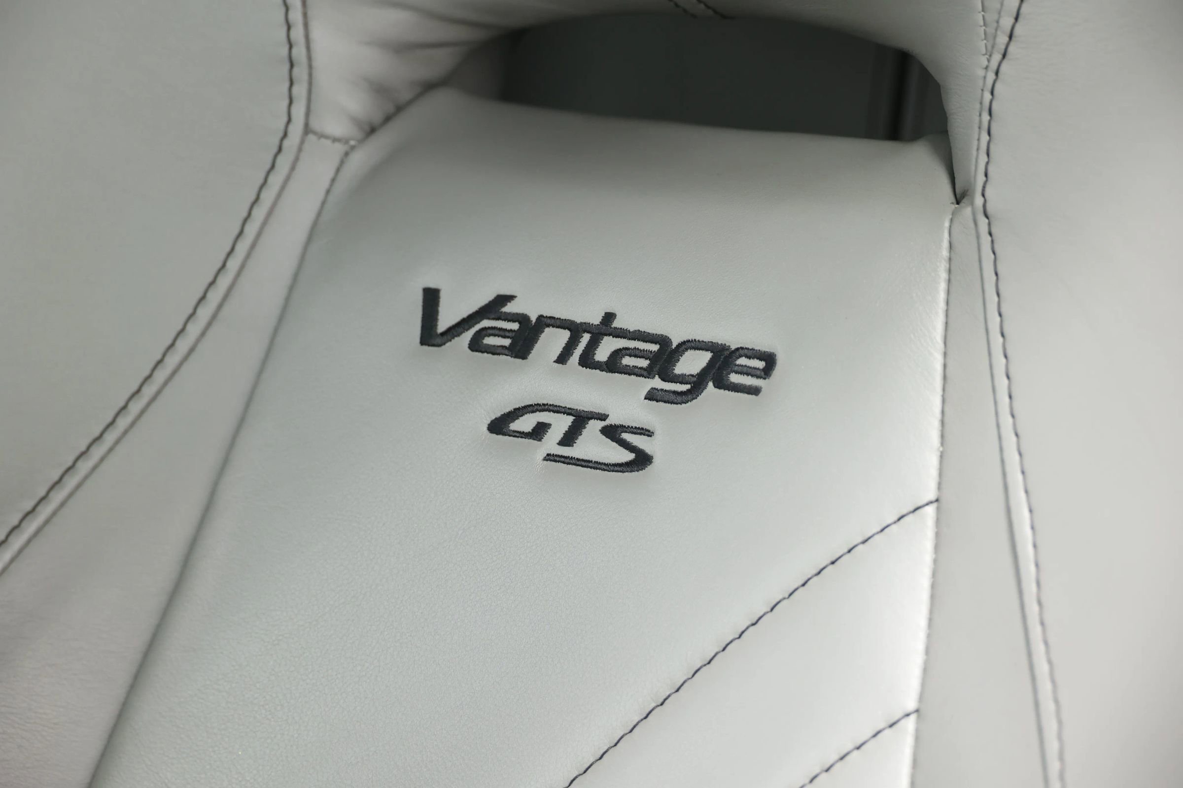 Used 2016 Aston Martin V8 Vantage S image 15
