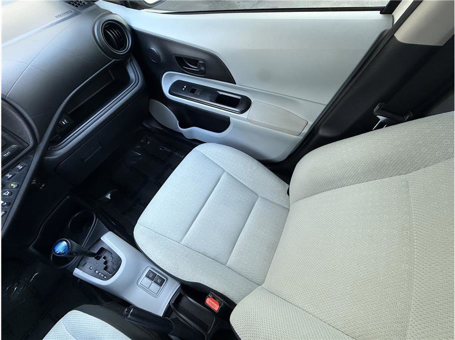 Used 2014 Toyota Prius C One image 11