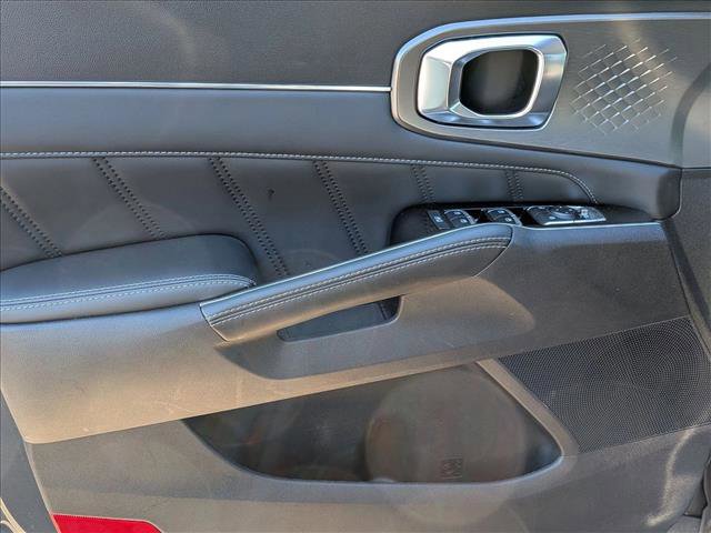Used 2023 Kia Sorento SX image 11