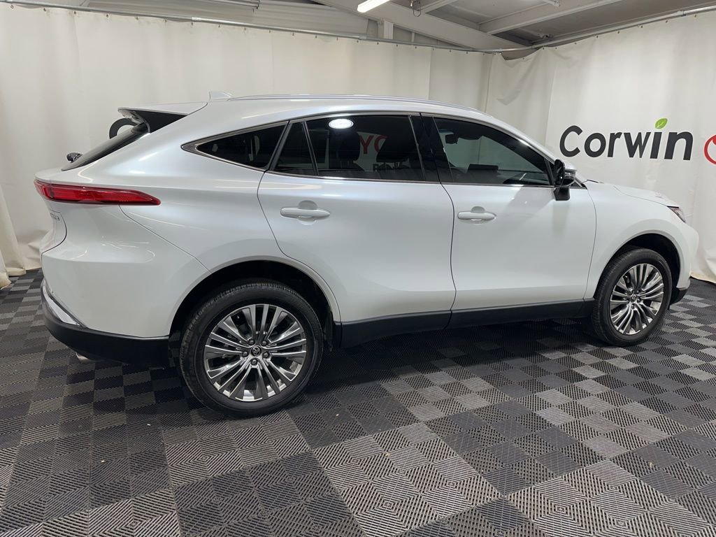 Used 2024 Toyota Venza Limited image 10