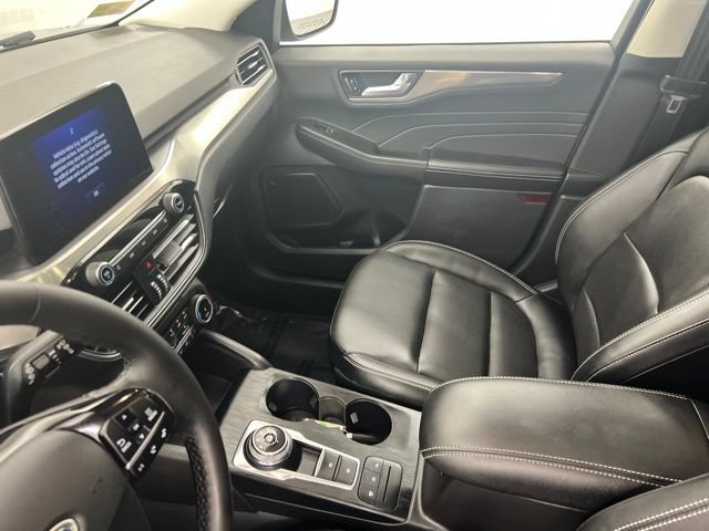 Used 2022 Ford Escape Titanium w/ Class II Trailer Tow Package AWD/4WD image 22