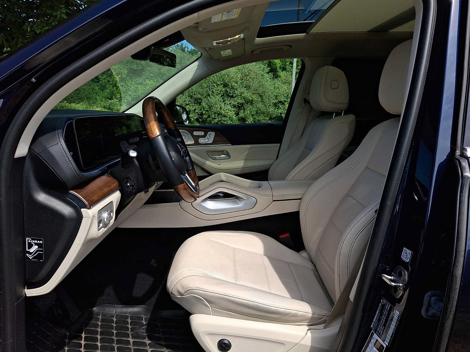 Used 2022 Mercedes-Benz GLS 450 4MATIC image 15