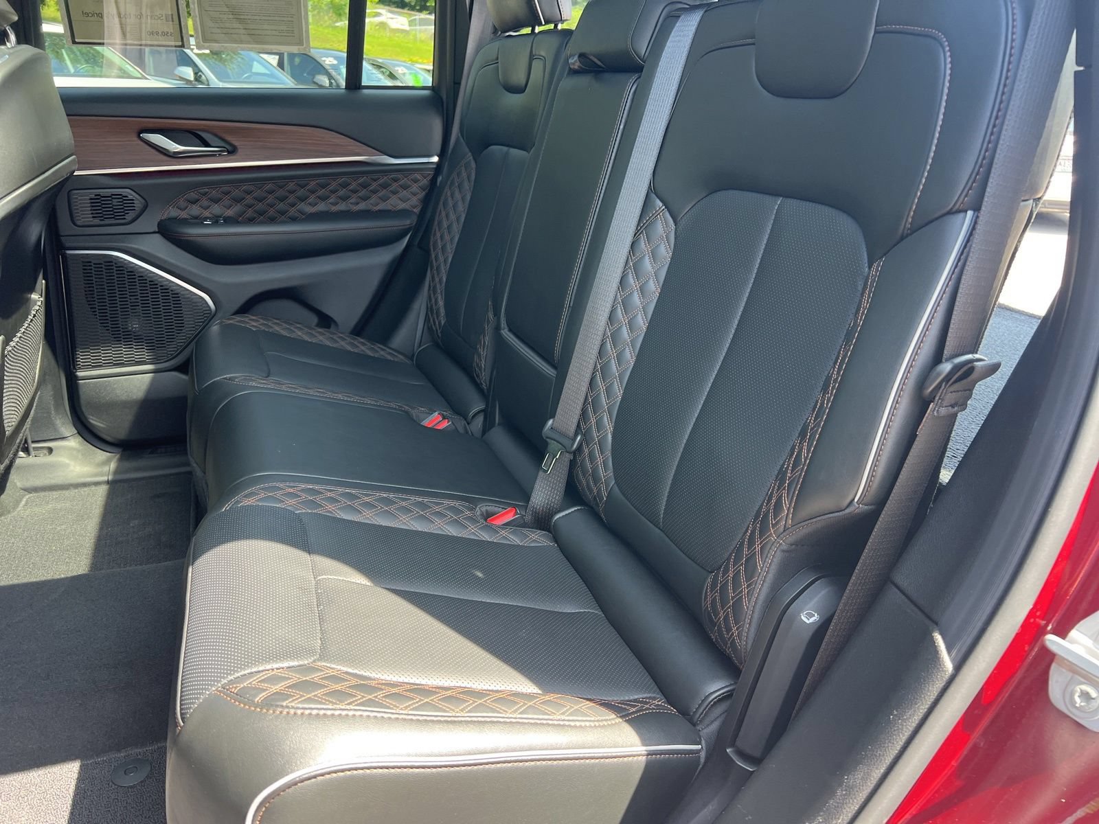 Used 2025 Jeep Grand Cherokee Summit AWD/4WD image 37