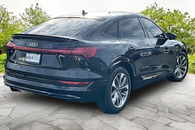 Used 2021 Audi e-tron Premium Plus w/ Premium Plus Package image 2