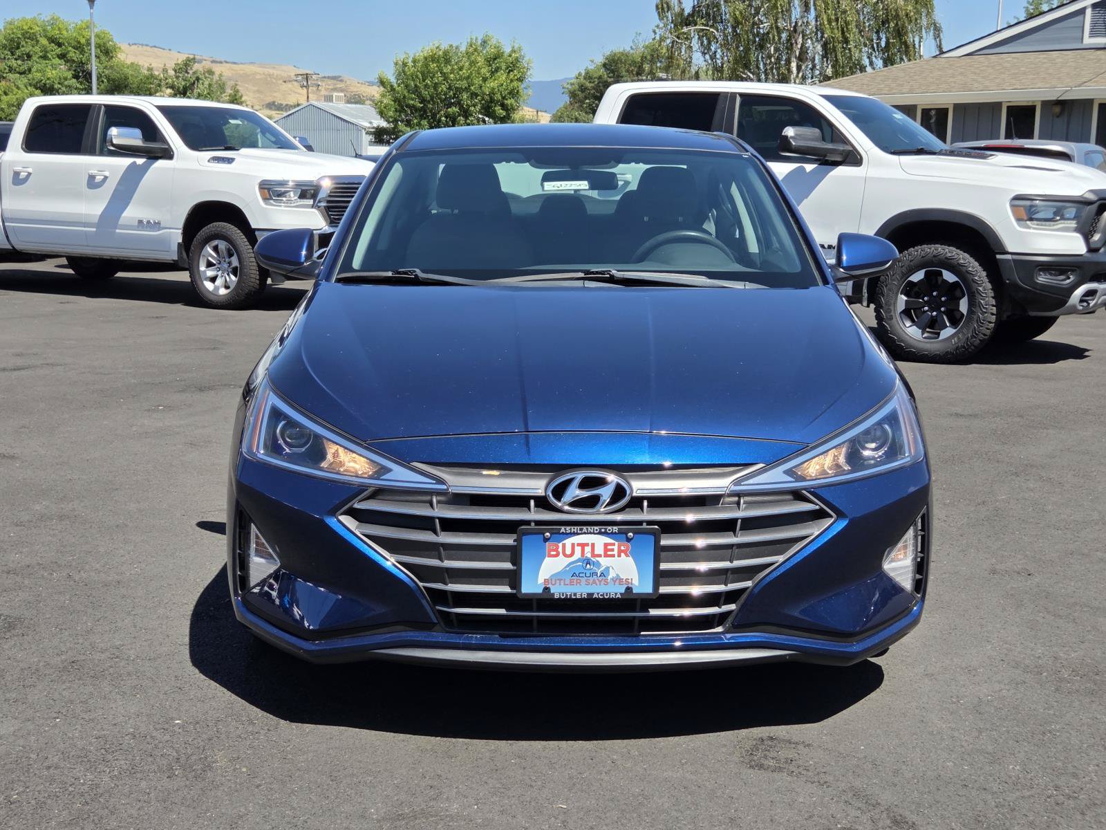Used 2019 Hyundai Elantra SE FWD image 2
