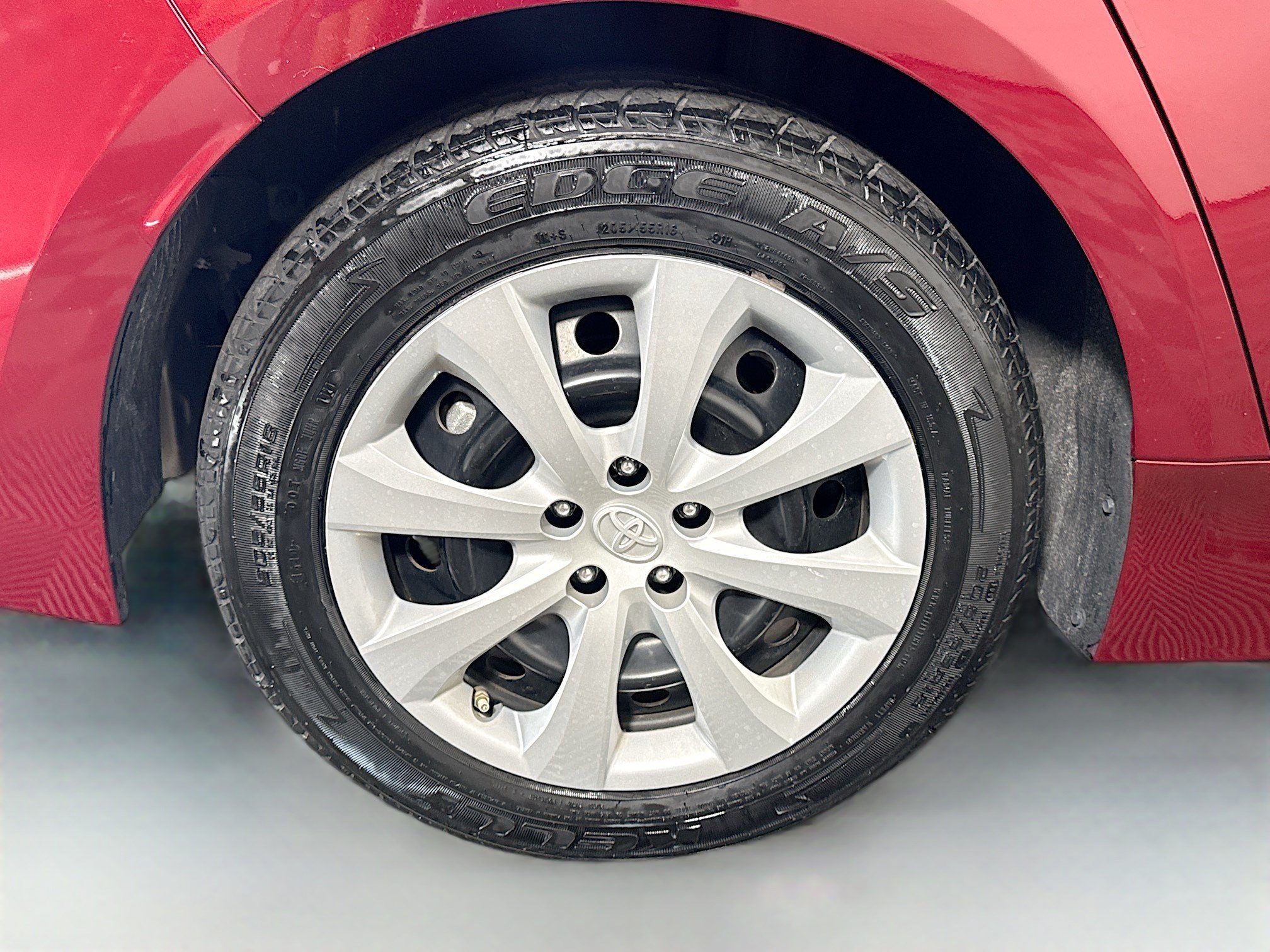 Used 2022 Toyota Corolla LE FWD image 32