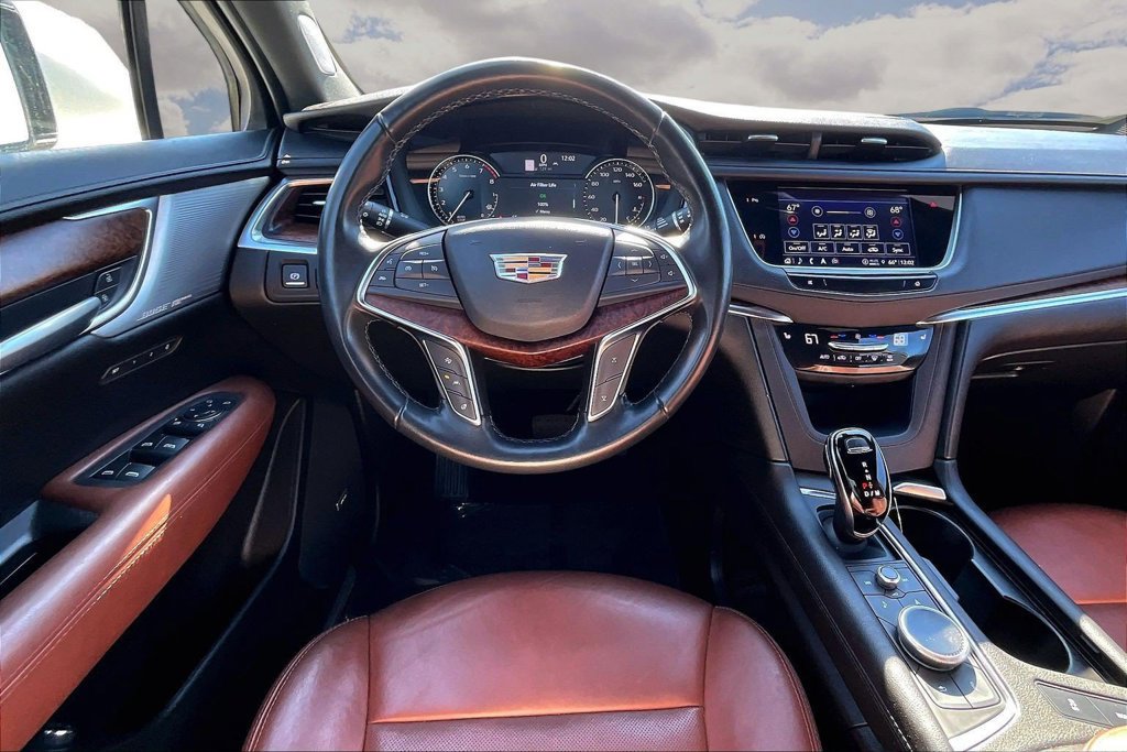 Certified 2022 Cadillac XT5 Premium Luxury FWD image 8