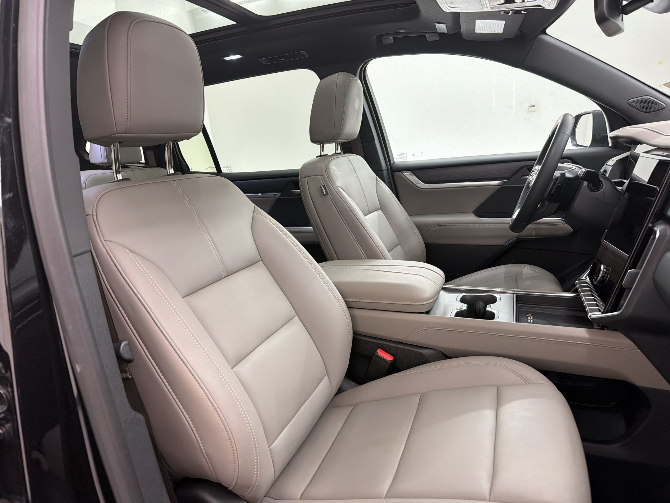 Used 2024 GMC Acadia Elevation w/ Luxury Package FWD image 23