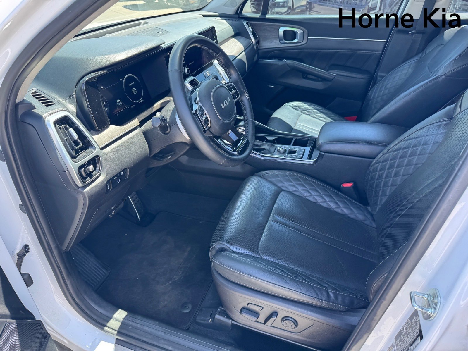 Used 2022 Kia Sorento SX Prestige image 9