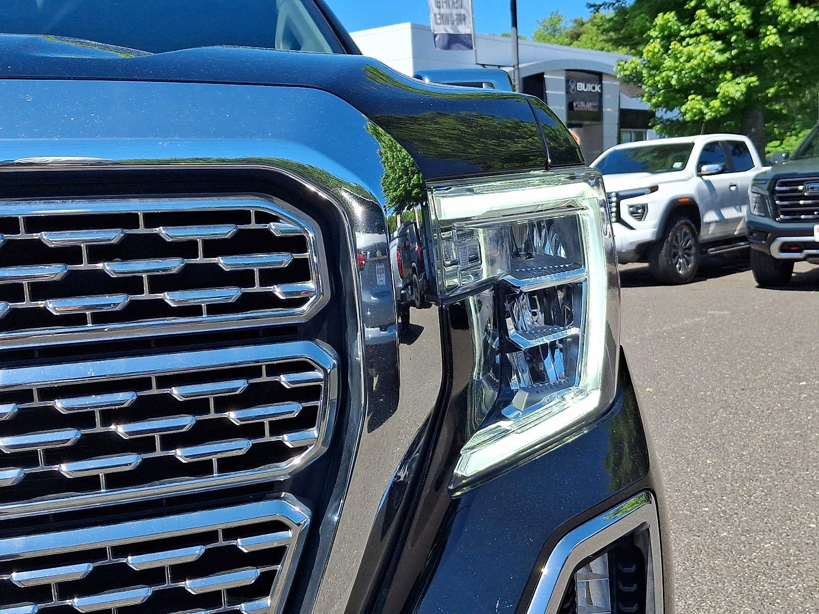 Used 2022 GMC Sierra 1500 Denali w/ Denali Reserve Package AWD/4WD image 11