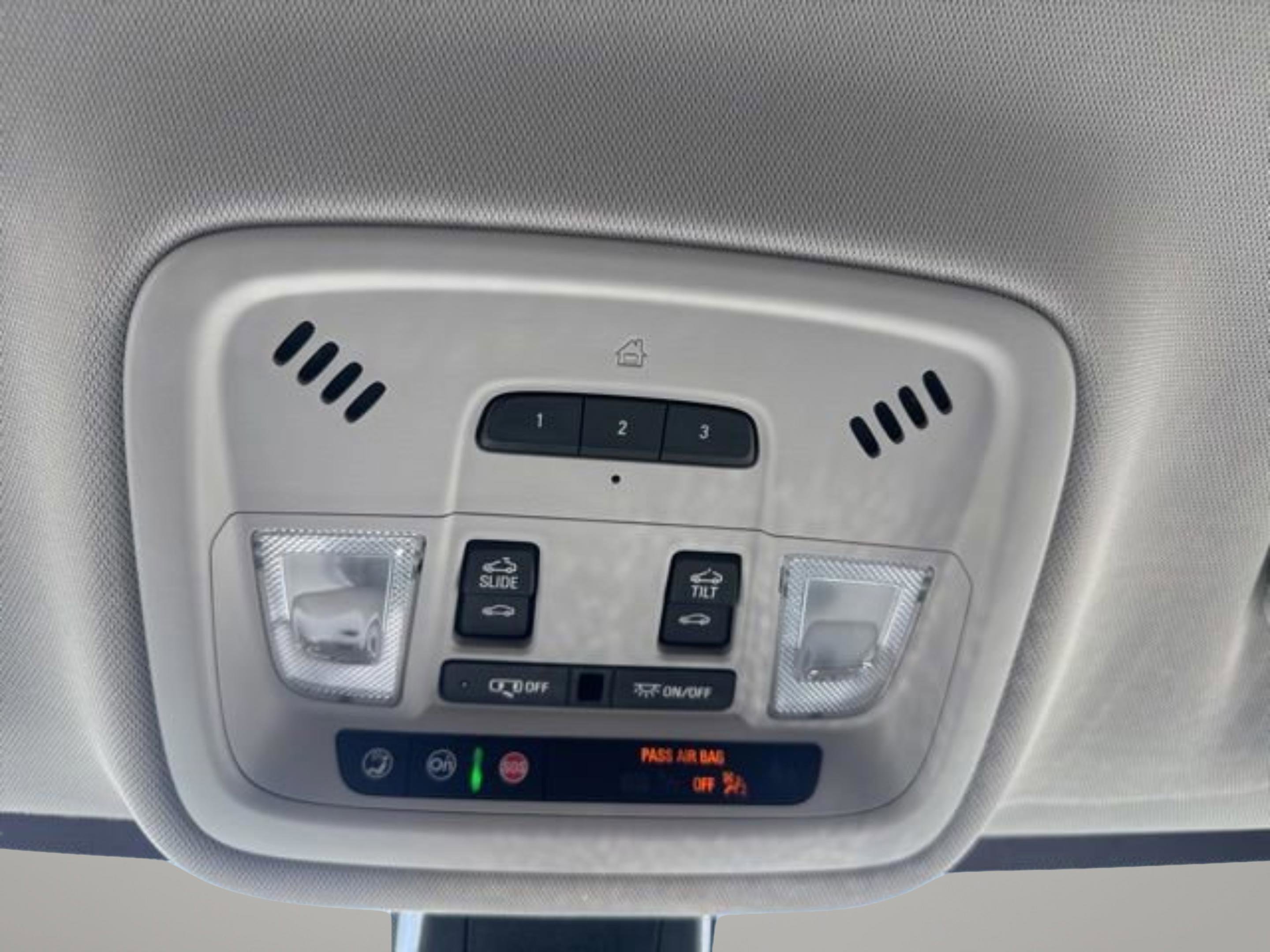 Used 2021 Chevrolet Traverse Premier FWD image 25