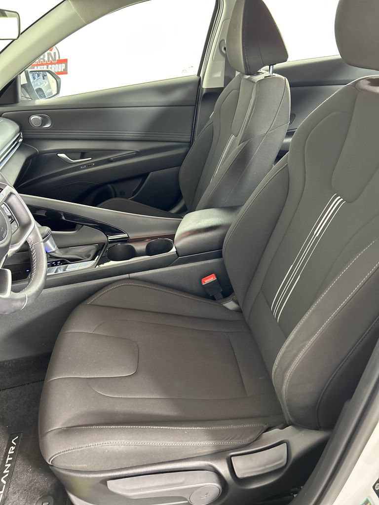 Used 2024 Hyundai Elantra SEL w/ Convenience Package FWD image 12