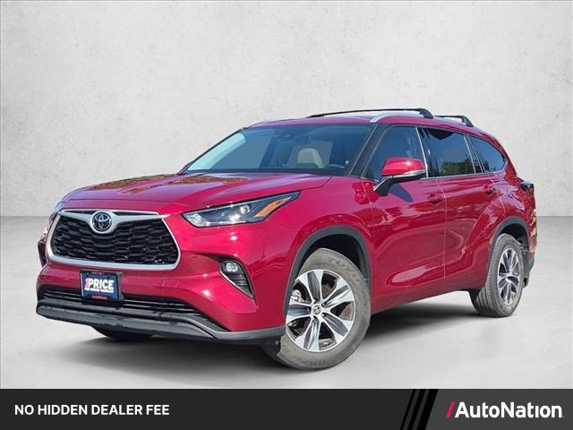 Used 2022 Toyota Highlander XLE FWD image 1