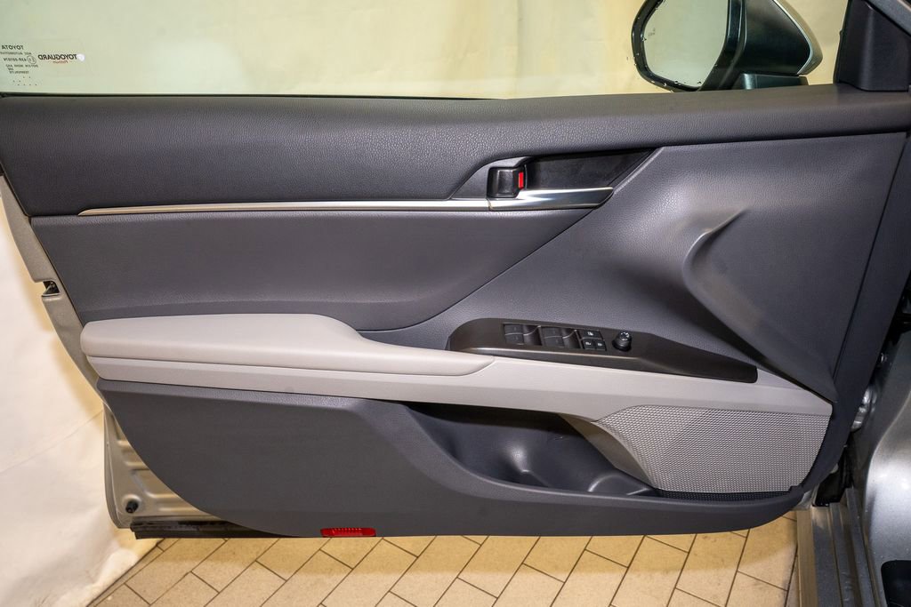 Used 2024 Toyota Camry LE image 10