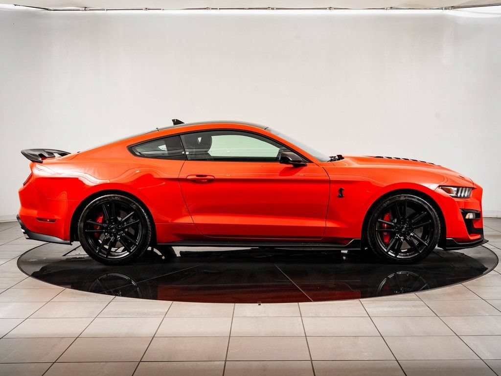 Used 2022 Ford Mustang Shelby GT500 w/ Technology Package RWD image 6