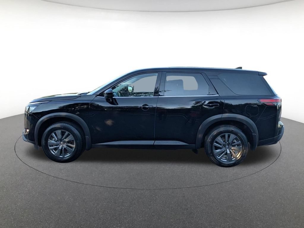 Used 2024 Nissan Pathfinder S FWD image 8