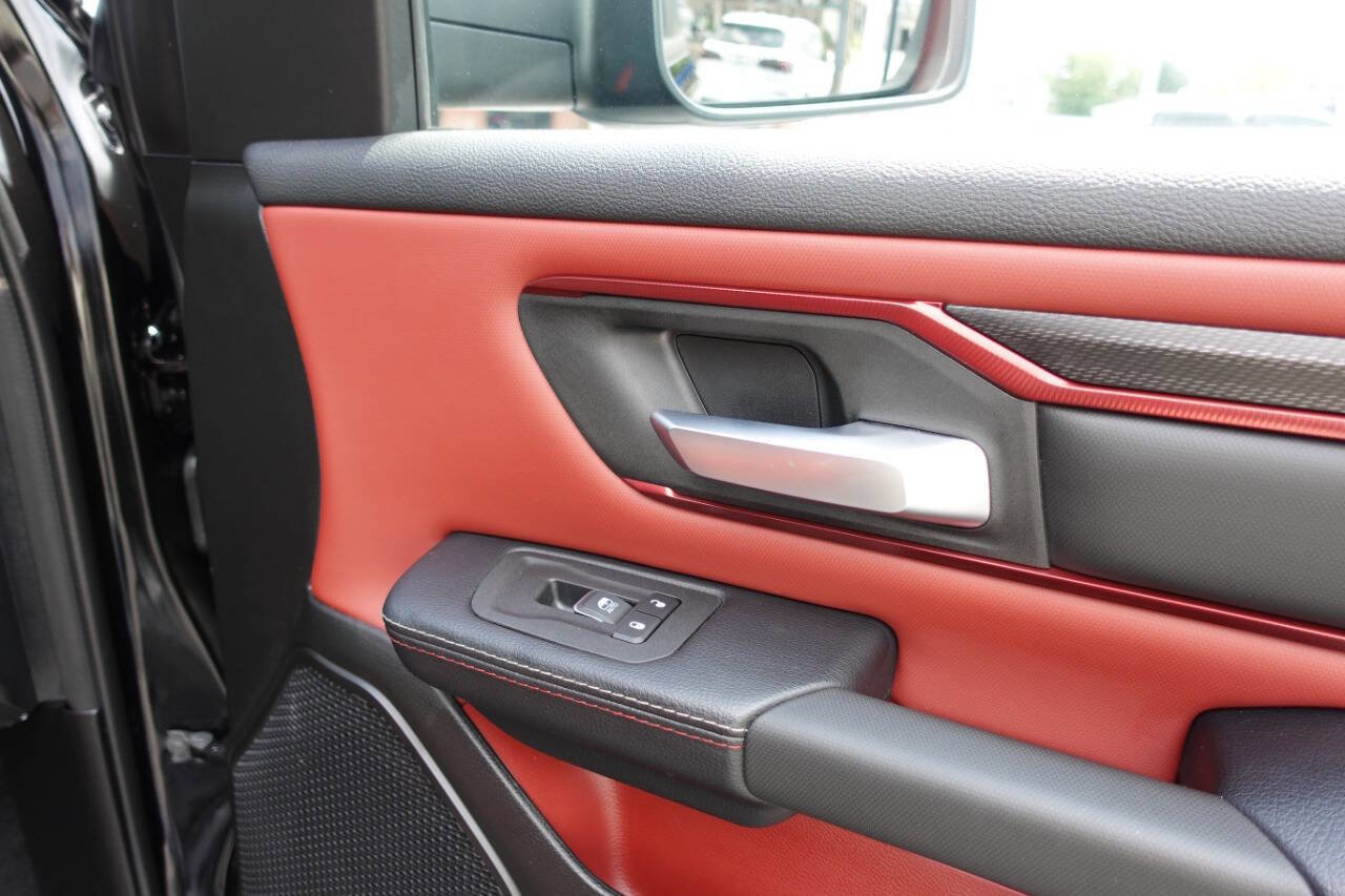 Used 2025 RAM 1500 Rebel image 32