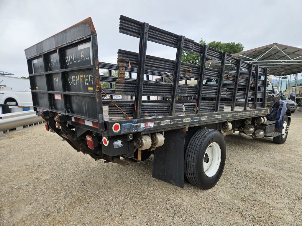 Used 2011 Ford F750 2WD Regular Cab Super Duty image 2