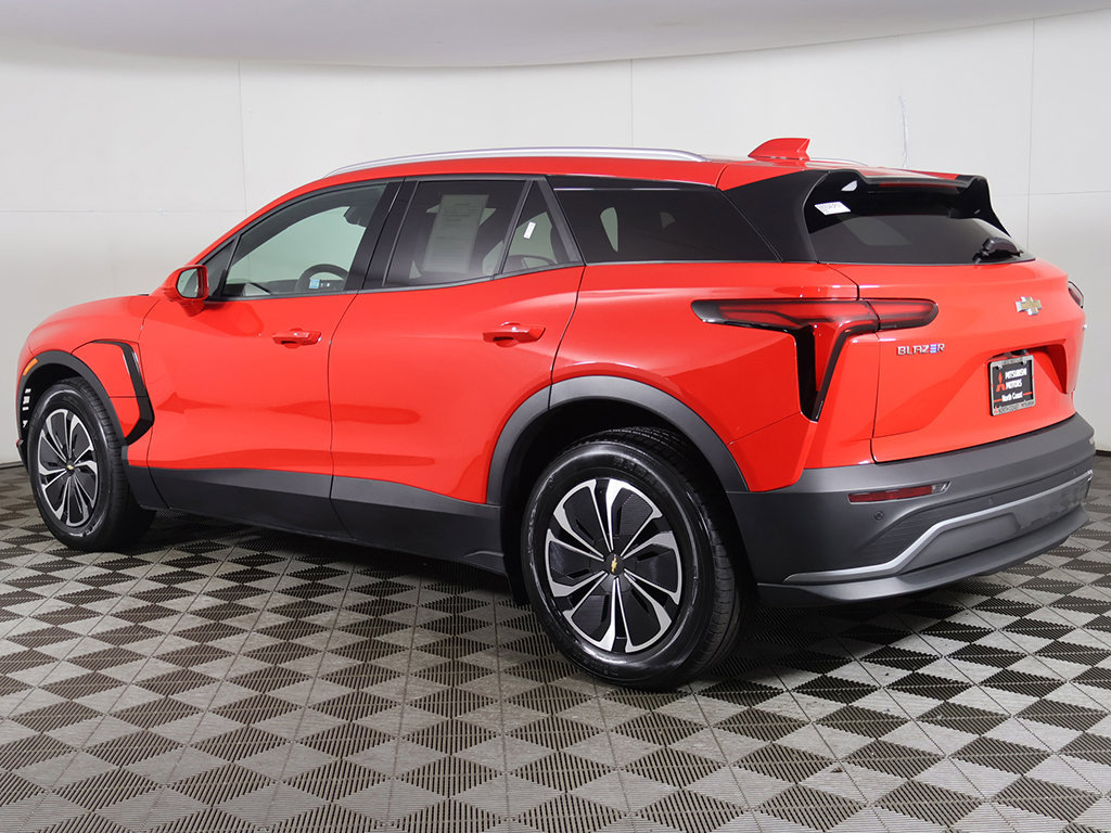 Used 2024 Chevrolet Blazer EV LT AWD/4WD image 12
