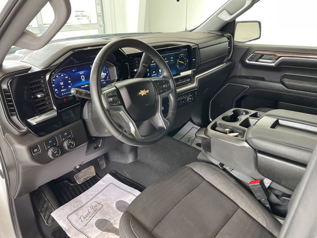 Used 2024 Chevrolet Silverado 1500 LT image 10